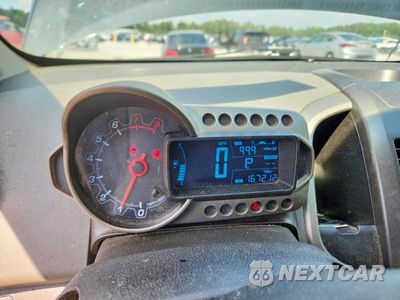 Zdjęcie 9 z 12 samochodu: 2015 CHEVROLET SONIC LT VIN:1G1JC5SH8F4125897 - miniatura