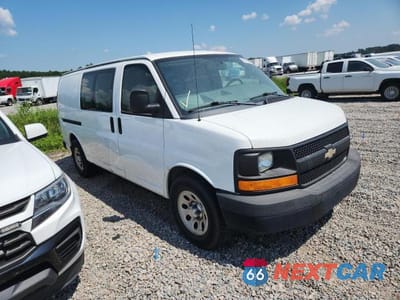 Czwarte zdjęcie samochodu z boku: 2014 CHEVROLET EXPRESS G1500 VIN:1GCSGAFX7E1153202 - miniatura