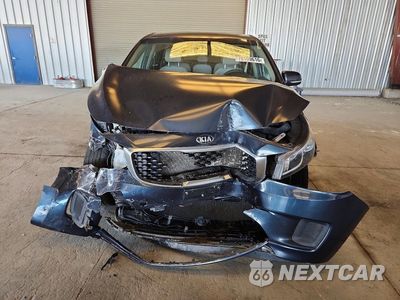 Piąte zdjęcie samochodu w środku: 2017 KIA SEDONA LX VIN:KNDMB5C18H6221707 - miniatura