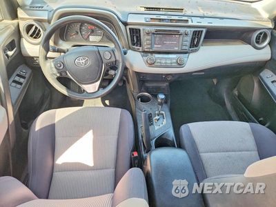 Zdjęcie 8 z 12 samochodu: 2014 TOYOTA RAV4 XLE VIN:2T3RFREV5EW138005 - miniatura