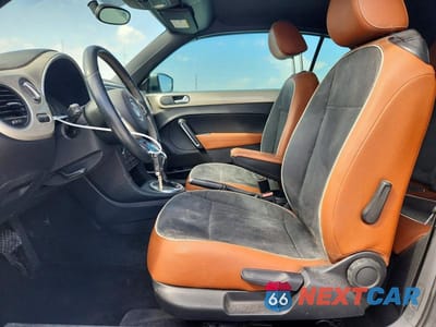 Zdjęcie 7 z 13 samochodu: 2015 VOLKSWAGEN BEETLE 1.8T VIN:3VW517AT8FM808362 - miniatura