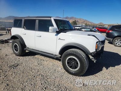 Czwarte zdjęcie samochodu z boku: 2021 FORD BRONCO BASE VIN:1FMEE5DP0MLA67709 - miniatura