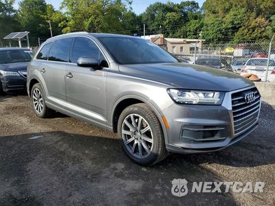 Czwarte zdjęcie samochodu z boku: 2017 AUDI Q7 PREMIUM PLUS VIN:WA1LAAF79HD012716 - miniatura
