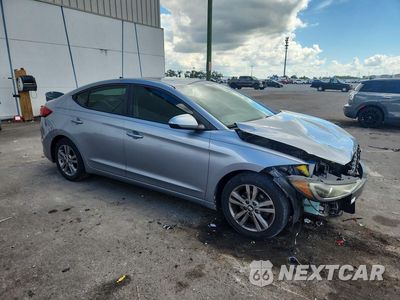 Czwarte zdjęcie samochodu z boku: 2017 HYUNDAI ELANTRA VALUE EDITION VIN:5NPD84LFXHH143439 - miniatura