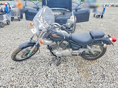 Trzecie zdjęcie samochodu z tyłu: 1999 YAMAHA XV250 VIN:JYA2UJE0XXA044079 - miniatura