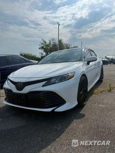 Drugie zdjęcie samochodu z przodu: 2019 TOYOTA CAMRY LE VIN:4T1B11HK7KU815806 - miniatura