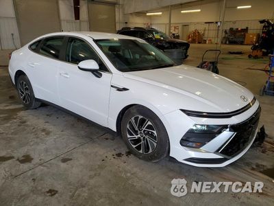 Czwarte zdjęcie samochodu z boku: 2026 HYUNDAI SONATA HYBRID BLUE VIN:KMHL24JJXTA171841 - miniatura