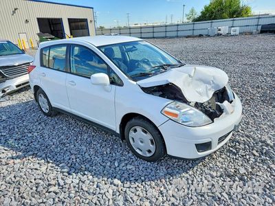 Czwarte zdjęcie samochodu z boku: 2009 NISSAN VERSA 1.8 S VIN:3N1BC13E19L502015 - miniatura