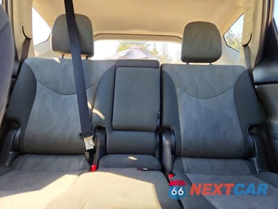 Zdjęcie 10 z 13 samochodu: 2013 TOYOTA PRIUS V TWO VIN:JTDZN3EU6D3275107 - miniatura