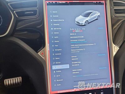 Zdjęcie 9 z 13 samochodu: 2015 TESLA MODEL S VIN:5YJSA1E47FF114286 - miniatura
