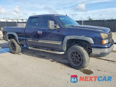Czwarte zdjęcie samochodu z boku: 2006 CHEVROLET SILVERADO K1500 VIN:1GCEK19Z06Z123695 - miniatura