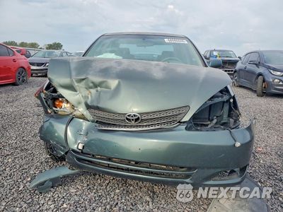 Piąte zdjęcie samochodu w środku: 2002 TOYOTA CAMRY LE VIN:JTDBE32K820103096 - miniatura