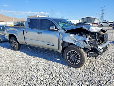 Czwarte zdjęcie samochodu z boku: 2024 TOYOTA TACOMA TRD SPORT VIN:3TMLB5FN9RM022564 - miniatura