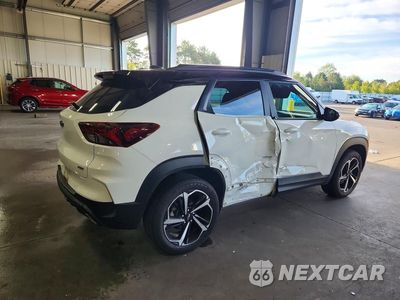 Trzecie zdjęcie samochodu z tyłu: 2022 CHEVROLET TRAILBLAZER RS VIN:KL79MUSL2NB045542 - miniatura