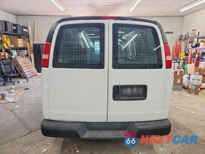 Zdjęcie 6 z 12 samochodu: 2007 CHEVROLET EXPRESS G2500 VIN:1GCGG25V471105347 - miniatura