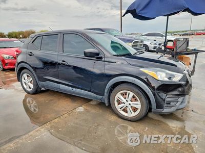 Czwarte zdjęcie samochodu z boku: 2020 NISSAN KICKS S VIN:3N1CP5BV0LL483871 - miniatura