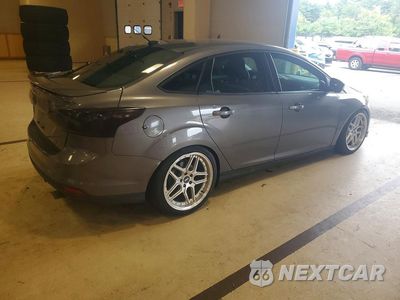 Trzecie zdjęcie samochodu z tyłu: 2012 FORD FOCUS SE VIN:1FAHP3F21CL341859 - miniatura