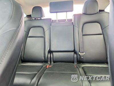 Zdjęcie 10 z 13 samochodu: 2025 TESLA MODEL Y VIN:7SAYGAEE2SF286174 - miniatura