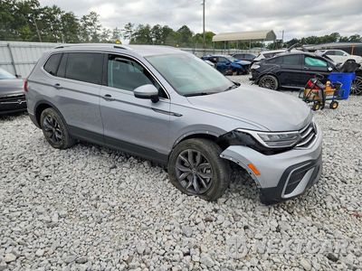 Czwarte zdjęcie samochodu z boku: 2023 VOLKSWAGEN TIGUAN SE VIN:3VV3B7AX2PM125781 - miniatura