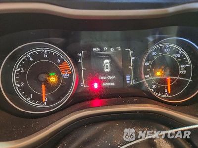Zdjęcie 9 z 13 samochodu: 2016 JEEP CHEROKEE SPORT VIN:1C4PJMAB7GW170074 - miniatura