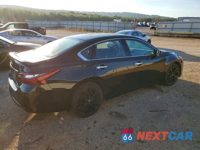 Trzecie zdjęcie samochodu z tyłu: 2017 NISSAN ALTIMA 2.5 SR VIN:1N4AL3AP7HC298183 - miniatura