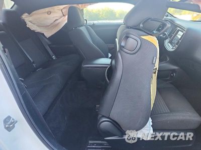 Zdjęcie 10 z 13 samochodu: 2017 DODGE CHALLENGER SXT VIN:2C3CDZAG6HH617111 - miniatura