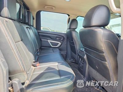 Zdjęcie 10 z 12 samochodu: 2016 NISSAN TITAN XD SL VIN:1N6AA1F41GN514919 - miniatura