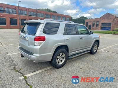 Czwarte zdjęcie samochodu z boku: 2013 TOYOTA 4RUNNER SR5 VIN:JTEBU5JR7D5129977 - miniatura