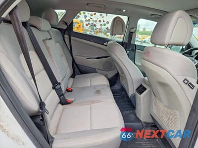 Zdjęcie 11 z 13 samochodu: 2018 HYUNDAI TUCSON VALUE VIN:KM8J3CA29JU791888 - miniatura