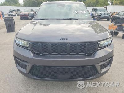 Piąte zdjęcie samochodu w środku: 2023 JEEP GRAND CHEROKEE LAREDO VIN:1C4RJHAG3P8900787 - miniatura