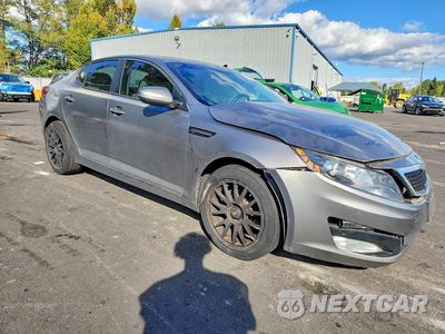 Czwarte zdjęcie samochodu z boku: 2013 KIA OPTIMA LX VIN:5XXGM4A71DG095288 - miniatura