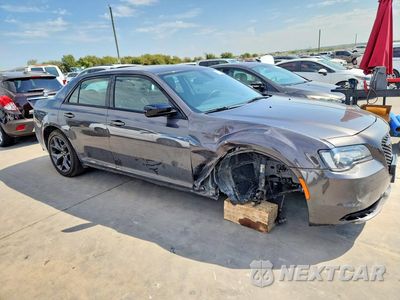 Czwarte zdjęcie samochodu z boku: 2023 CHRYSLER 300 TOURING VIN:2C3CCAAG3PH678807 - miniatura