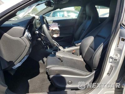 Zdjęcie 7 z 12 samochodu: 2018 MERCEDES-BENZ CLA 250 VIN:WDDSJ4EB1JN513260 - miniatura