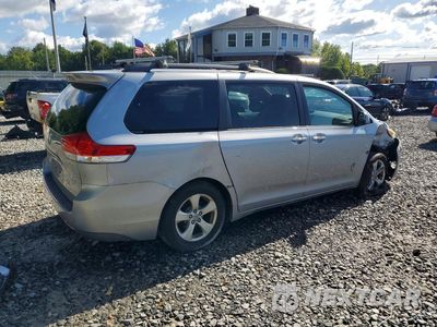 Trzecie zdjęcie samochodu z tyłu: 2012 TOYOTA SIENNA LE VIN:5TDKK3DC3CS233722 - miniatura