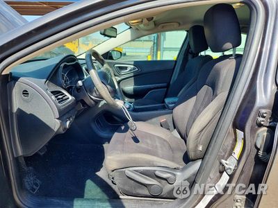 Zdjęcie 7 z 12 samochodu: 2015 CHRYSLER 200 LIMITED VIN:1C3CCCAB2FN503051 - miniatura