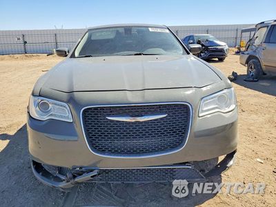 Piąte zdjęcie samochodu w środku: 2018 CHRYSLER 300 TOURING VIN:2C3CCAAGXJH160099 - miniatura