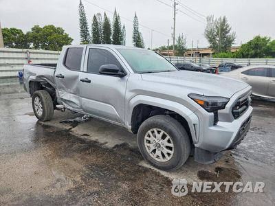 Czwarte zdjęcie samochodu z boku: 2026 TOYOTA TACOMA SR VIN:3TYKD5HN6TT055889 - miniatura