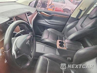 Zdjęcie 8 z 12 samochodu: 2016 TESLA MODEL X VIN:5YJXCBE41GFS00247 - miniatura