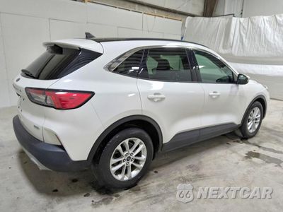 Trzecie zdjęcie samochodu z tyłu: 2020 FORD ESCAPE SE VIN:1FMCU0G6XLUC15485 - miniatura