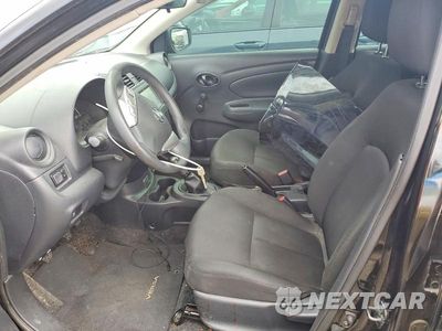 Zdjęcie 7 z 13 samochodu: 2019 NISSAN VERSA S VIN:3N1CN7AP7KL807241 - miniatura