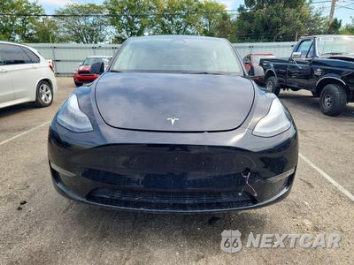 Piąte zdjęcie samochodu w środku: 2024 TESLA MODEL Y VIN:7SAYGDEE3RF149966 - miniatura