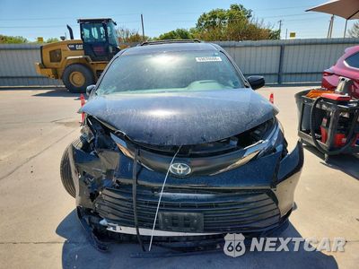 Piąte zdjęcie samochodu w środku: 2022 TOYOTA SIENNA XLE VIN:5TDASKFCXNS053711 - miniatura