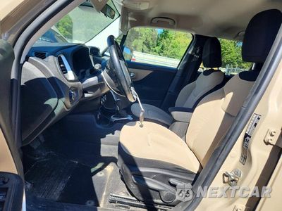 Zdjęcie 7 z 13 samochodu: 2016 JEEP RENEGADE LATITUDE VIN:ZACCJBBT4GPE34908 - miniatura