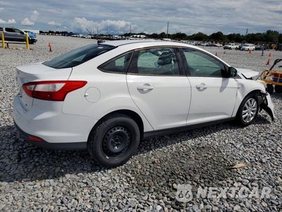 Trzecie zdjęcie samochodu z tyłu: 2012 FORD FOCUS SE VIN:1FAHP3F26CL240624 - miniatura