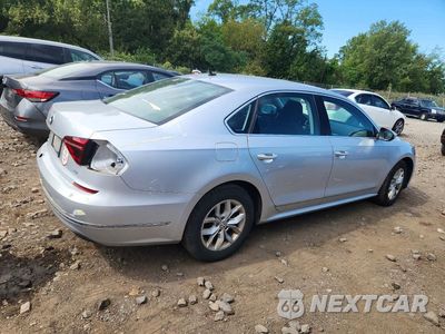 Trzecie zdjęcie samochodu z tyłu: 2017 VOLKSWAGEN PASSAT S VIN:1VWAT7A32HC072709 - miniatura