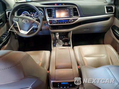 Zdjęcie 8 z 13 samochodu: 2017 TOYOTA HIGHLANDER XLE VIN:5TDJZRFH1HS397464 - miniatura