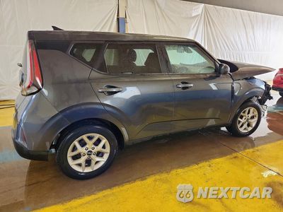 Trzecie zdjęcie samochodu z tyłu: 2025 KIA SOUL LX VIN:KNDJ23AU6S7249317 - miniatura