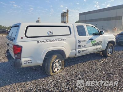 Trzecie zdjęcie samochodu z tyłu: 2022 TOYOTA TACOMA SR VIN:3TYRX5GNXNT039351 - miniatura