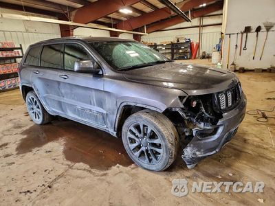 Czwarte zdjęcie samochodu z boku: 2017 JEEP GRAND CHEROKEE LAREDO VIN:1C4RJFAG7HC864976 - miniatura
