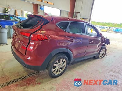 Trzecie zdjęcie samochodu z tyłu: 2019 HYUNDAI TUCSON SE VIN:KM8J2CA49KU996441 - miniatura